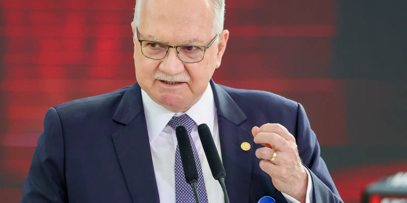 Fachin dá prazo a Mendonça e Gonet sobre acusações no caso Master