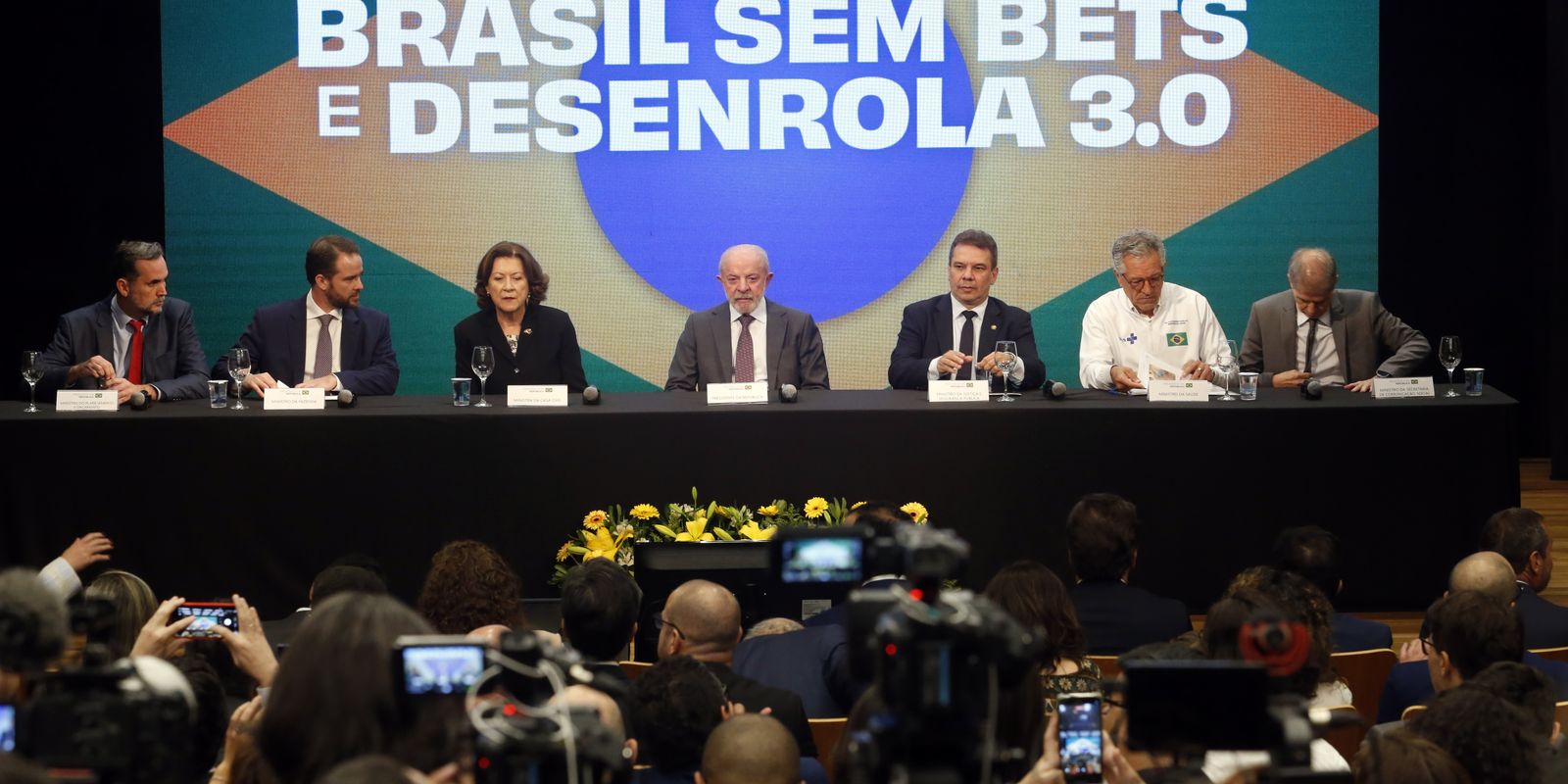 Governo lança o Desenrola Brasil 3.0 com compra direta de dívidas pela União