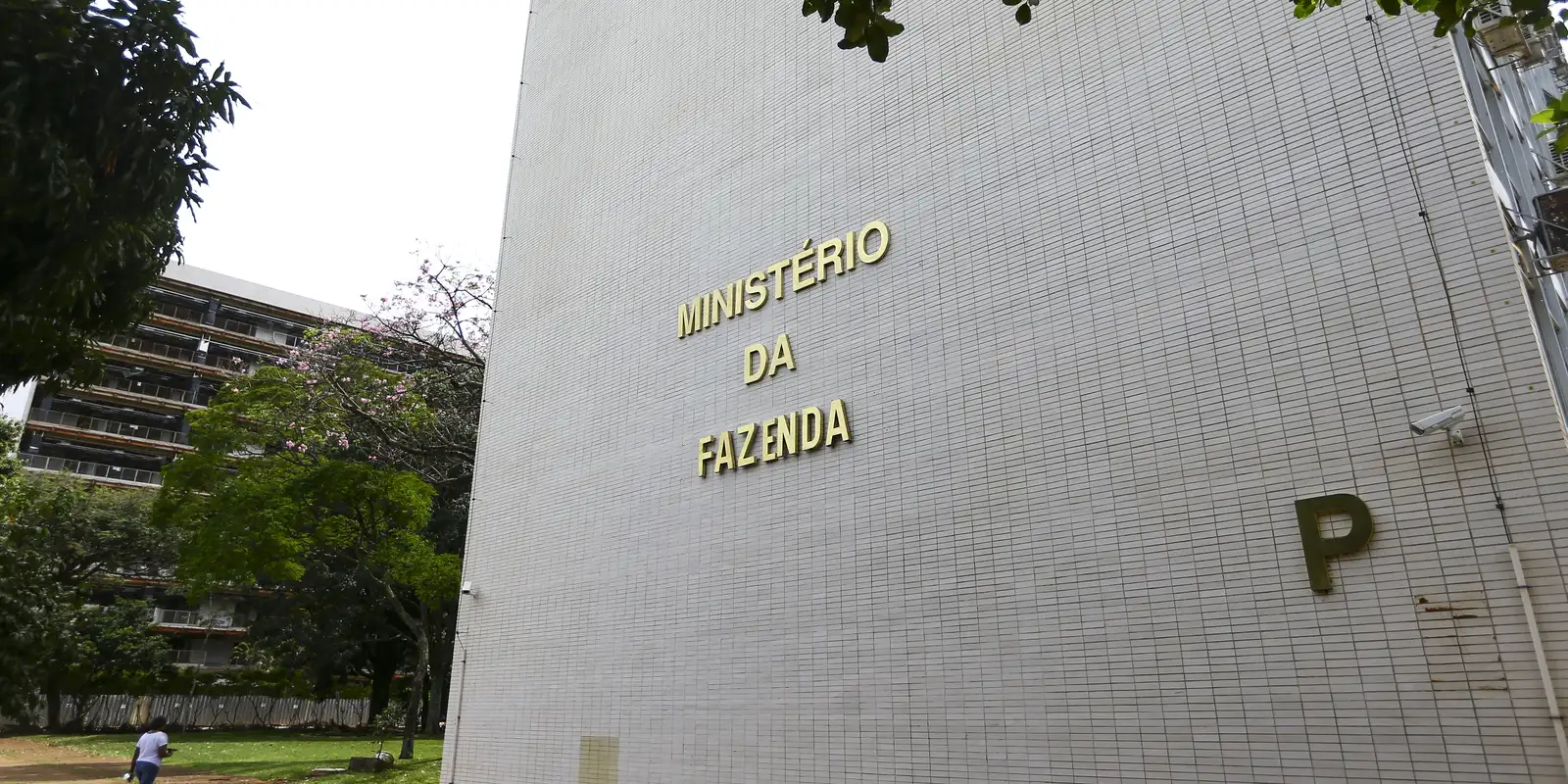 Governo reduz projeção do PIB para 2% em 2026 e aponta inflação em queda