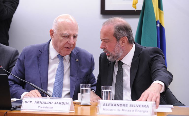 Lei do combustível do futuro atrai investimentos bilionários no Brasil