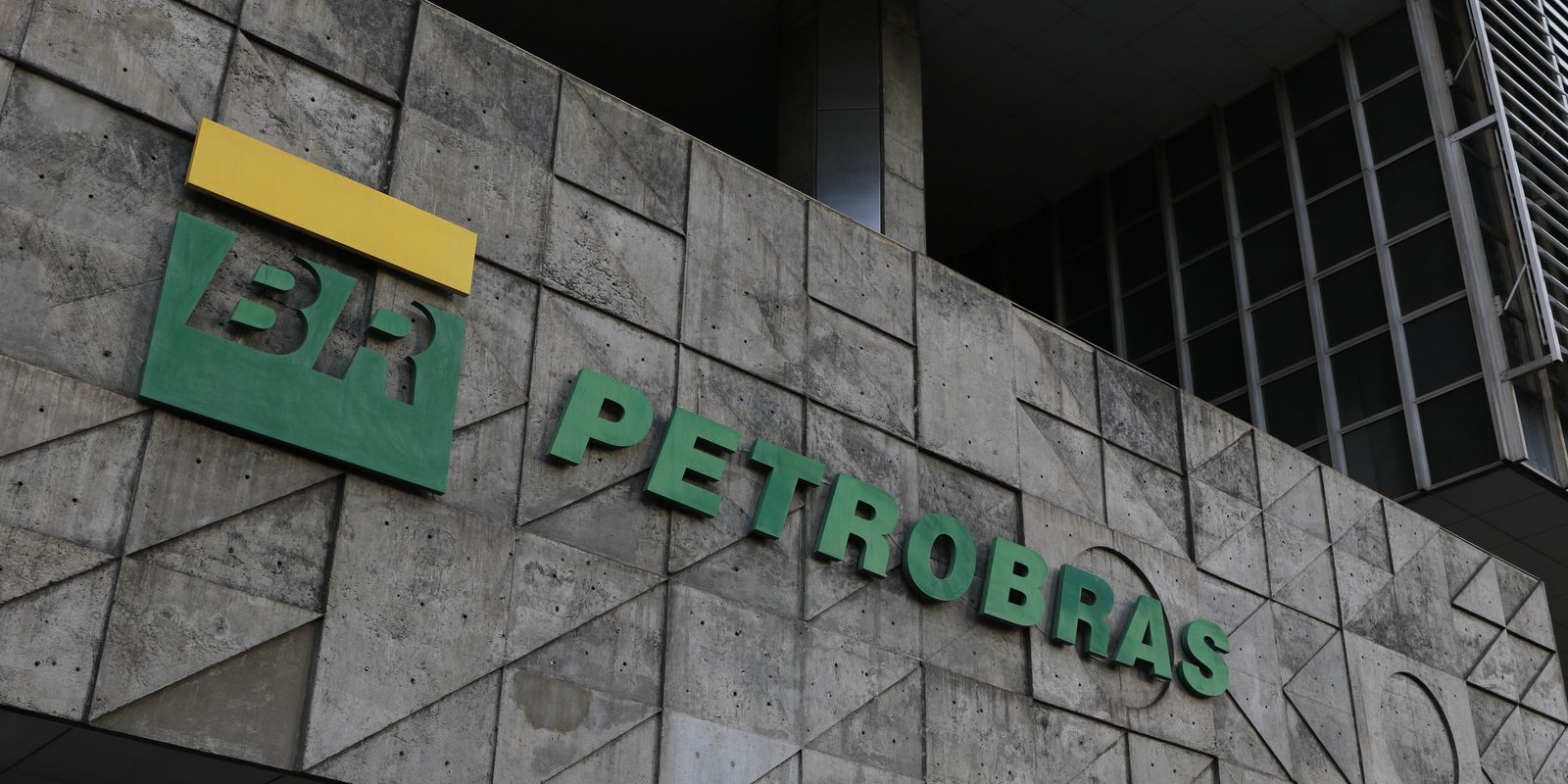 Petrobras batiza Starnav Elektra, primeiro navio com tripulação 100% feminina