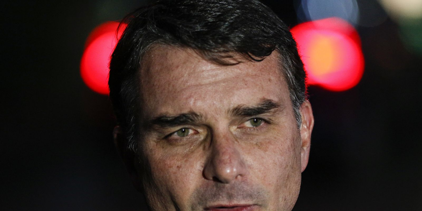 PF aponta cobranças de Flávio Bolsonaro a Vorcaro por verba para o filme Dark Horse