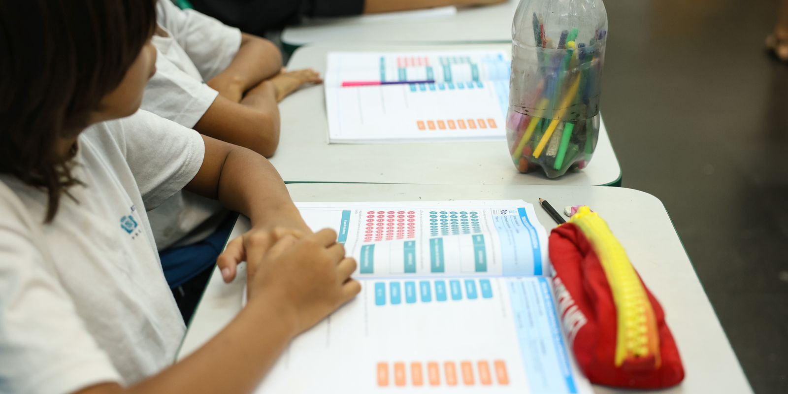 Novo programa de bolsas para educação básica fortalece licenciatura no Brasil