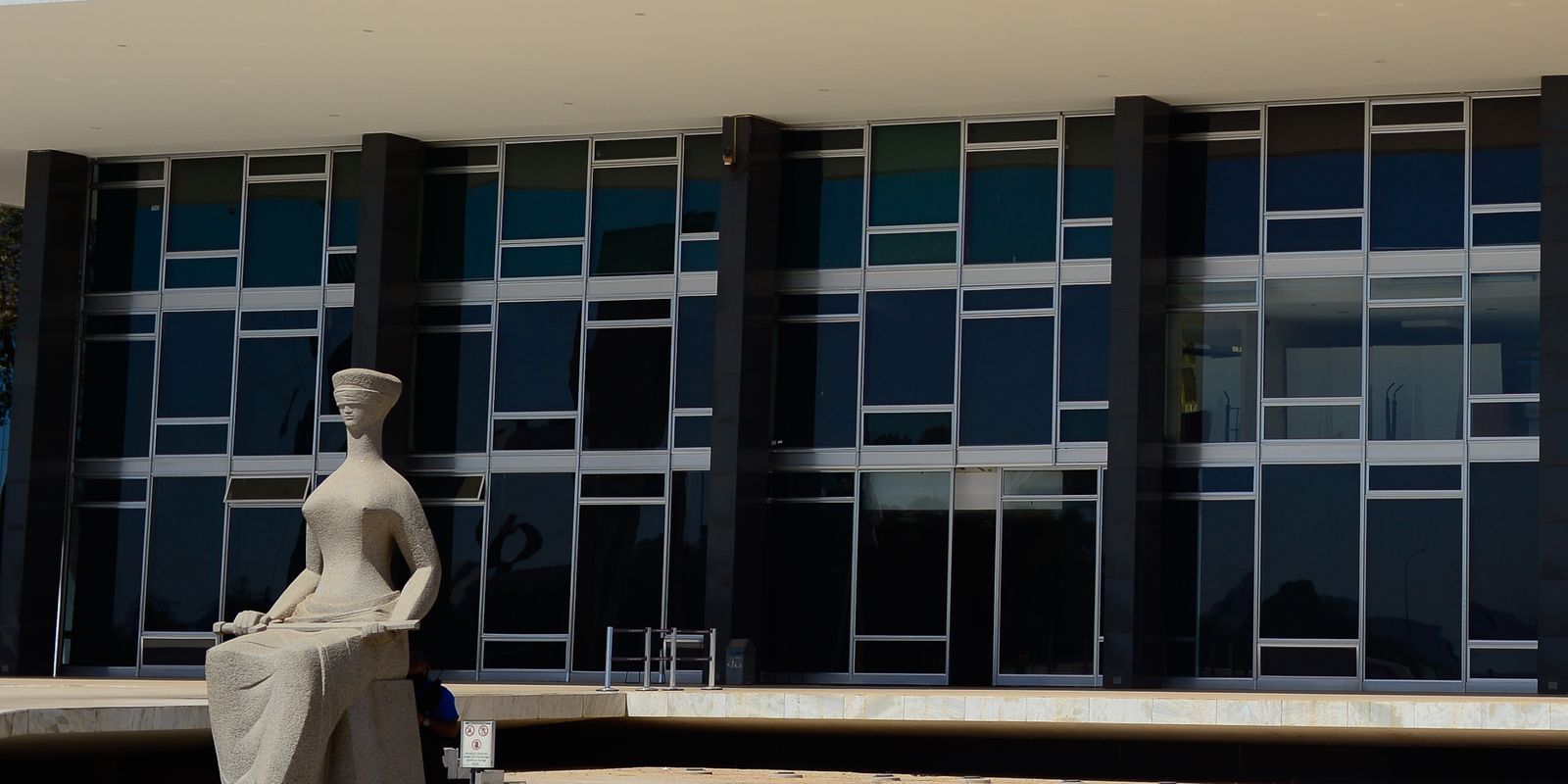 Segunda Turma do STF forma maioria para manter afastamento do diretor da PF