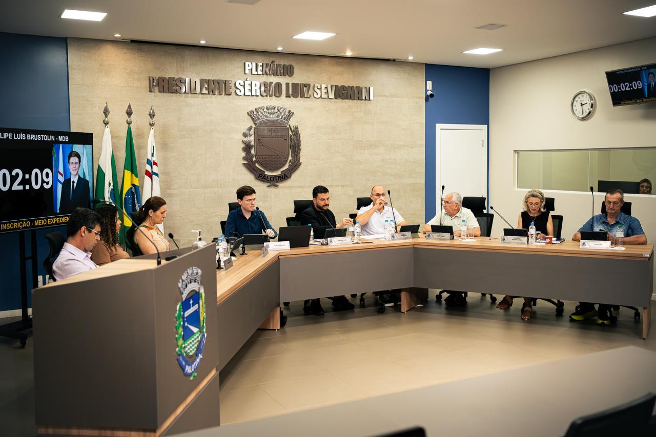 Sessão da Câmara de Palotina é marcada pela aprovação de projetos e requerimentos
