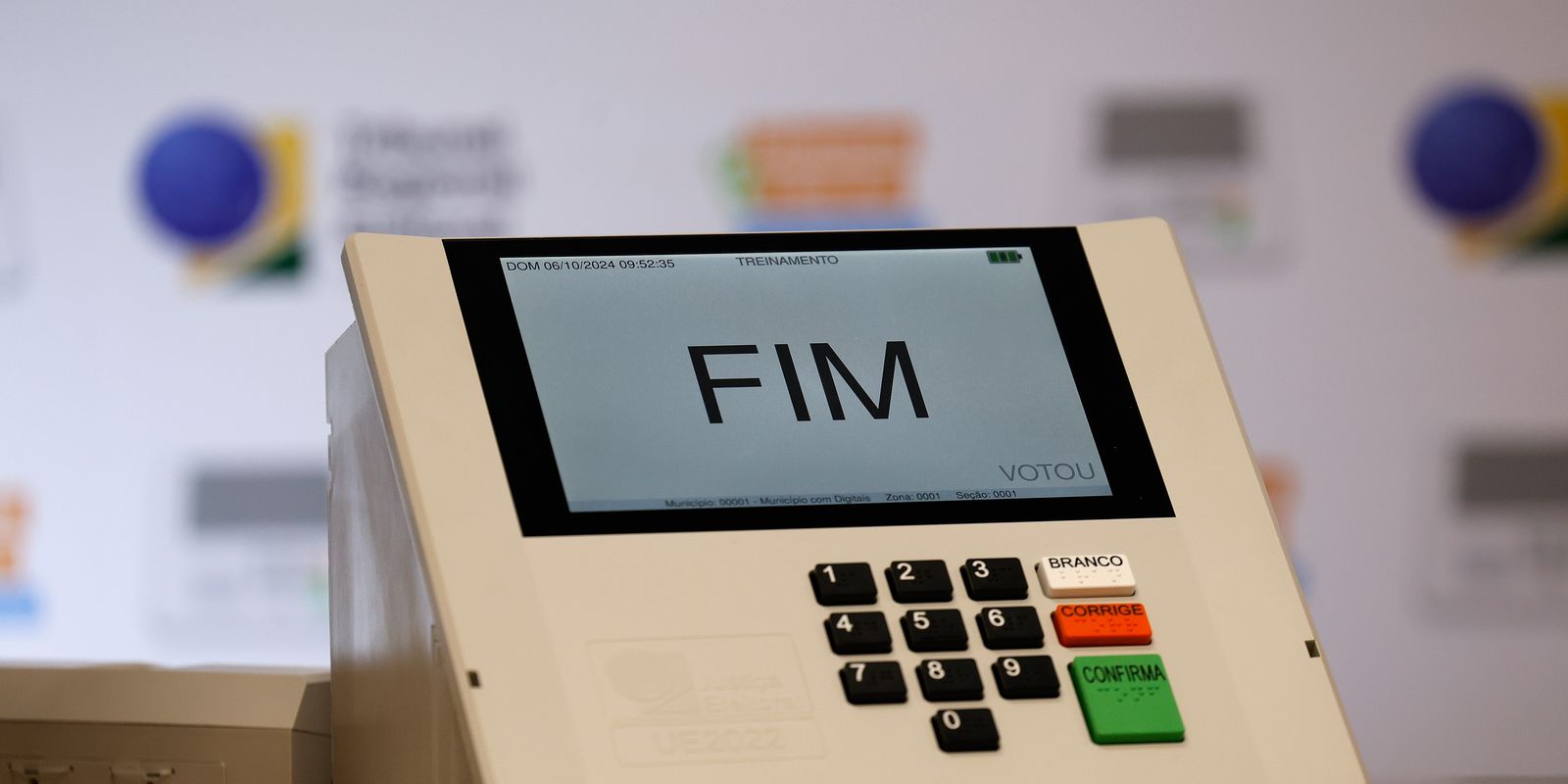 TRE-RJ realiza auditoria de urnas eletrônicas para definir fiscalização