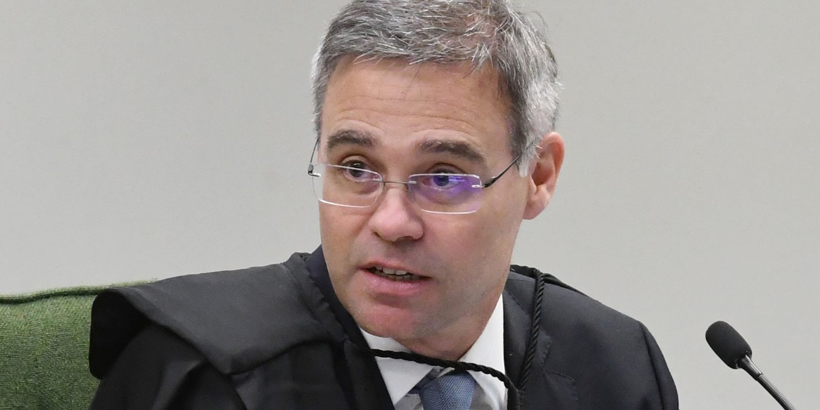 TSE julga postagens sobre Nossa Senhora Aparecida e Flávio Bolsonaro