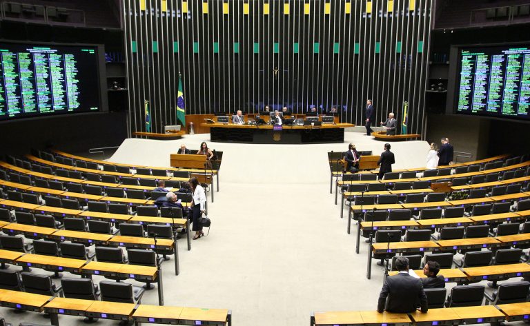 Câmara dos Deputados avalia projeto que amplia limite de faturamento do microempreendedor individual