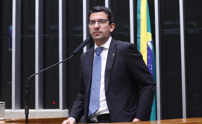 Câmara rejeita projeto de resolução bancária em votação no plenário