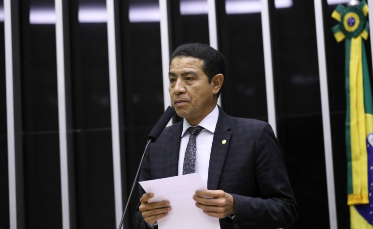 Inclusão digital de pessoas idosas avança na câmara dos deputados
