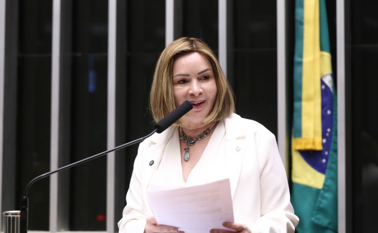 Câmara aprova projeto contra violência nas escolas para proteger estudantes