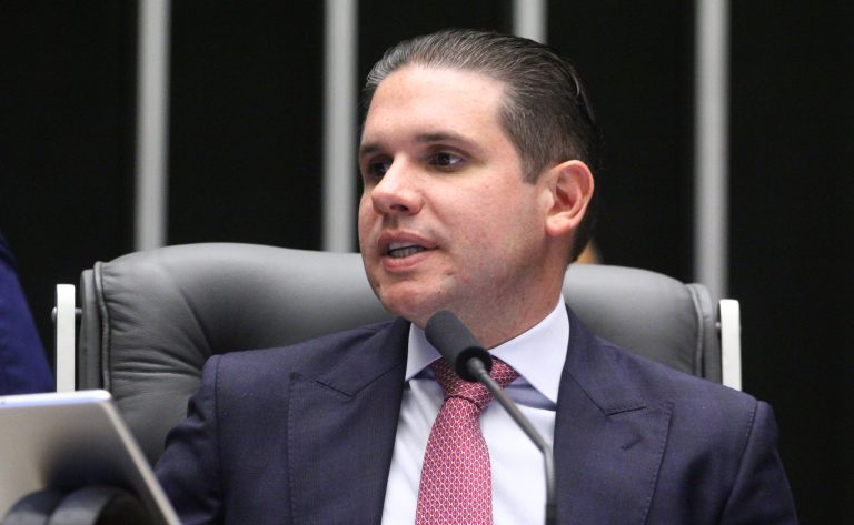 Congresso promulga fim da escala 6x1 e aposentadoria especial para agentes