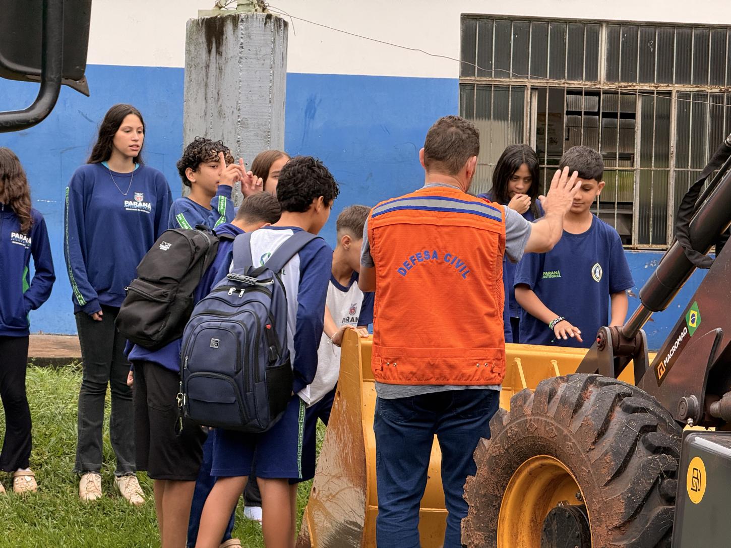 Defesa Civil leva orientações sobre riscos climáticos a estudantes de Terra Roxa