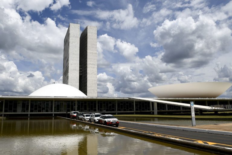 Senado terá 40 novos nomes e alta renovação de cadeiras a partir de 2027