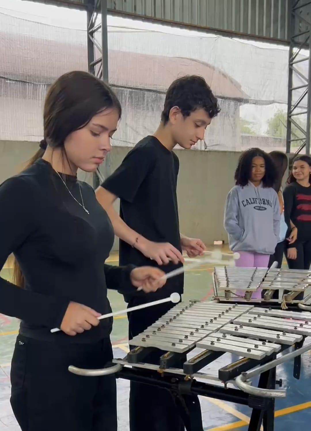 FAMMA leva música ao Colégio Pio XII e abre inscrições para novos integrantes em Maripá