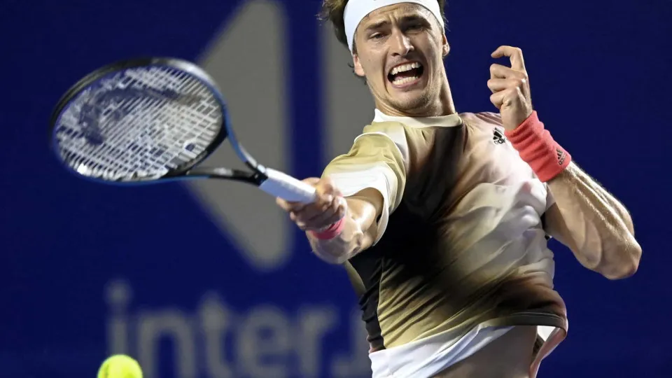 Alexander Zverev alcança o topo do ranking mundial e cumpre previsão de Nadal