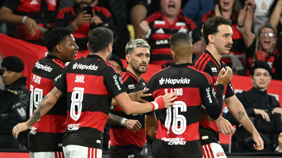 Flamengo busca consolidar liderança no Brasileirão em clássico contra o Vasco