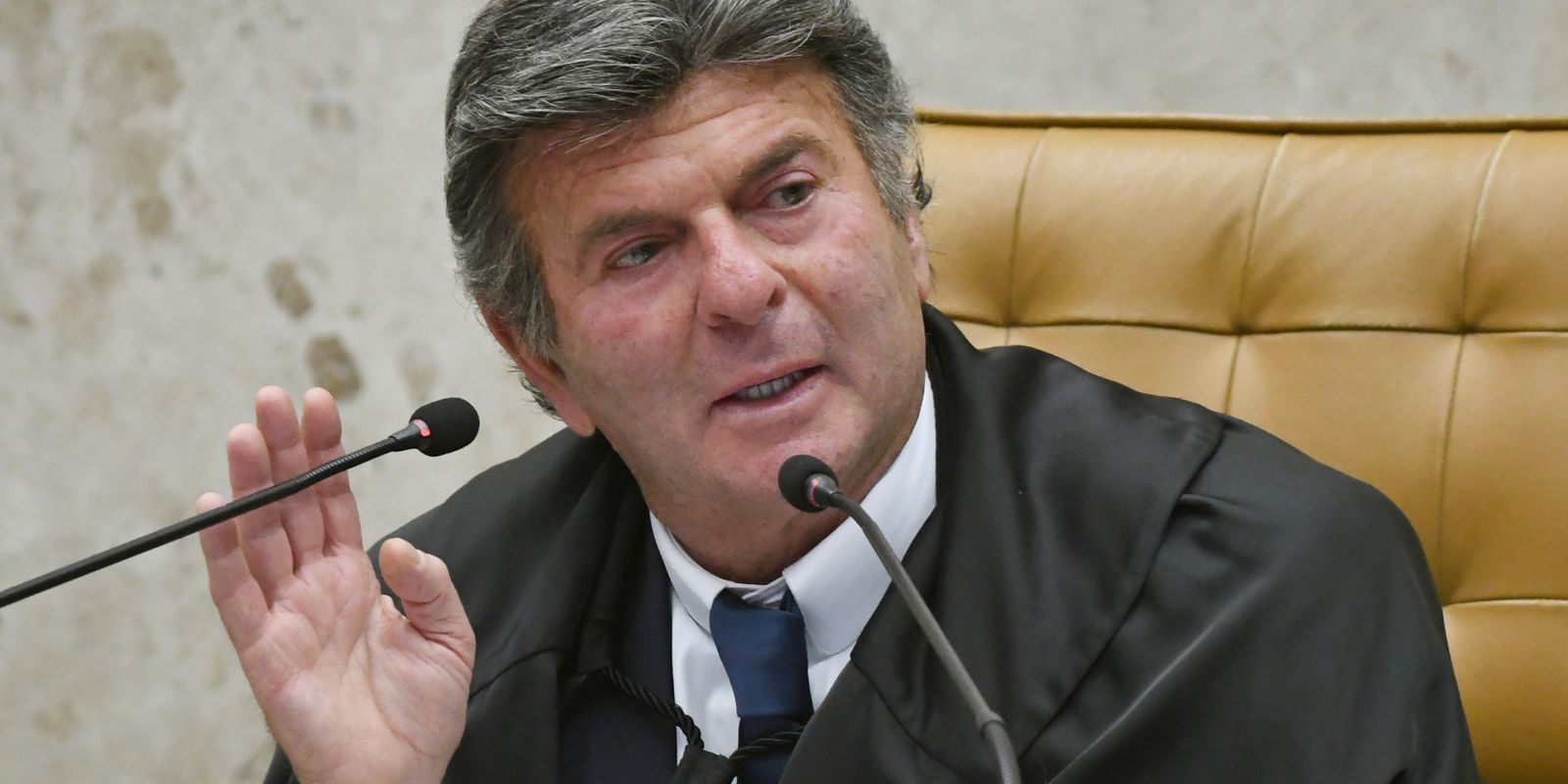 Luiz Fux cobra manifestação da AGU sobre o futuro das bets no STF