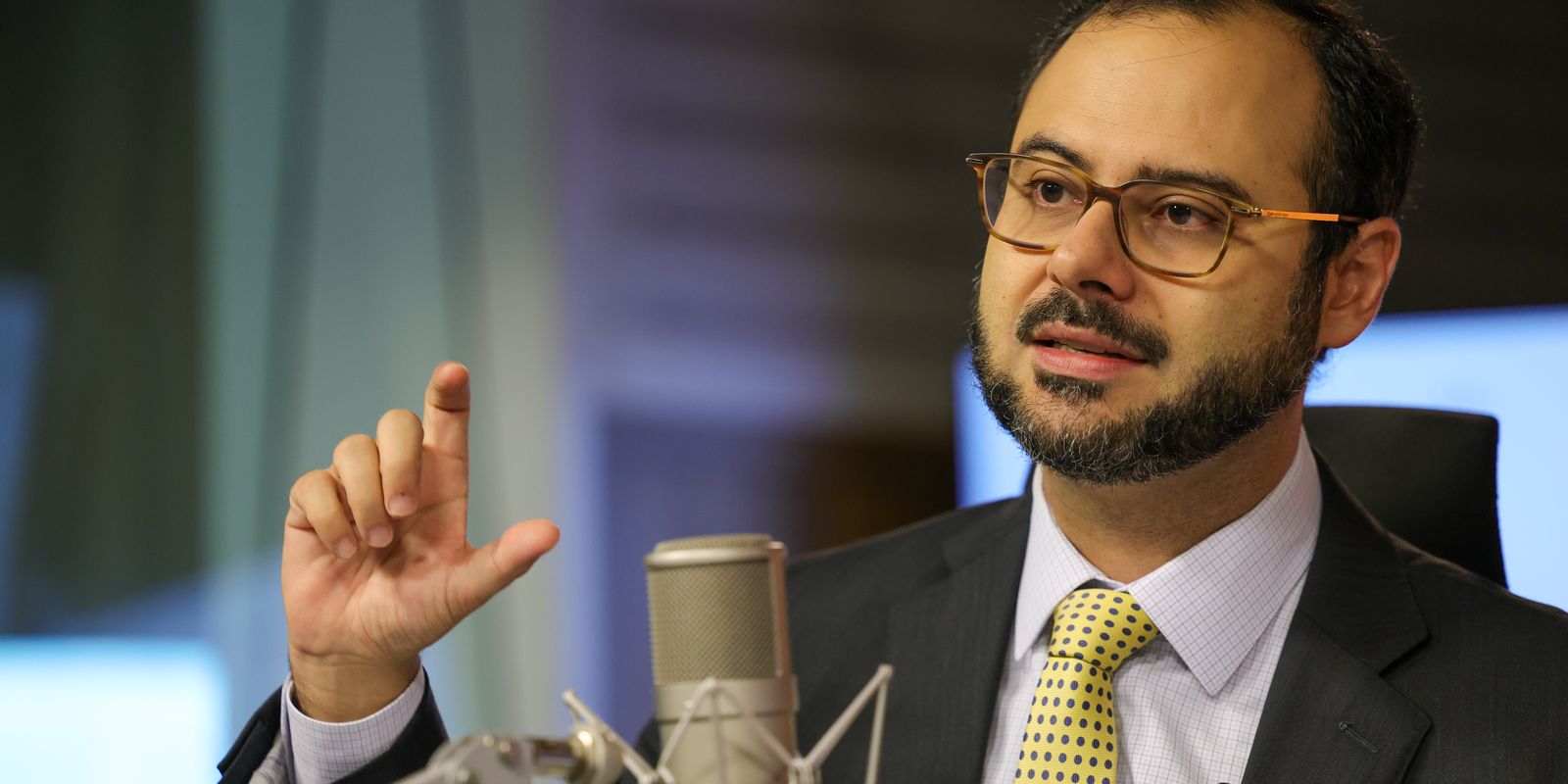 Governo alerta sobre golpes e reforça que o Pix MEI só começa no próximo ano