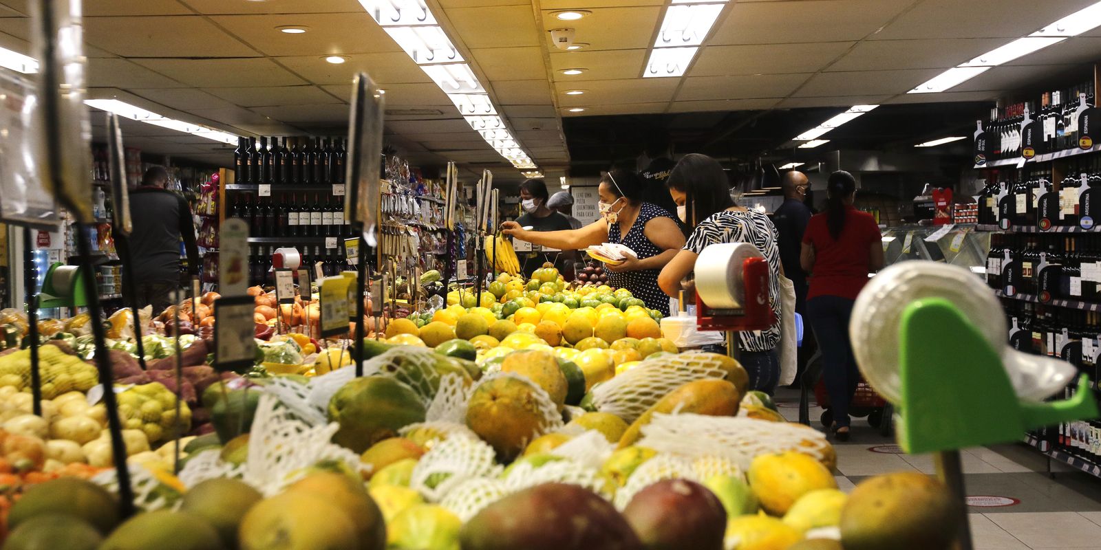 INPC acumula alta de 4,29% em 12 meses e impacta reajuste salarial