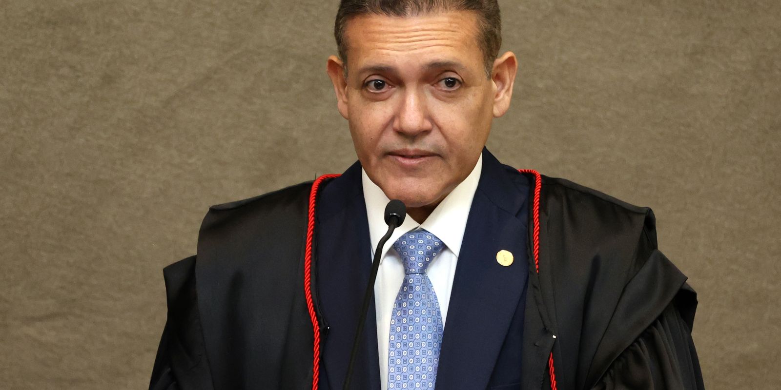 Kassio Nunes Marques suspende jornal de sindicato a pedido de Flávio Bolsonaro