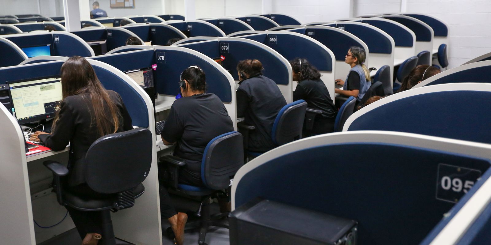 Ligue 180 registra mais de 1,5 mil denúncias de violência política de gênero