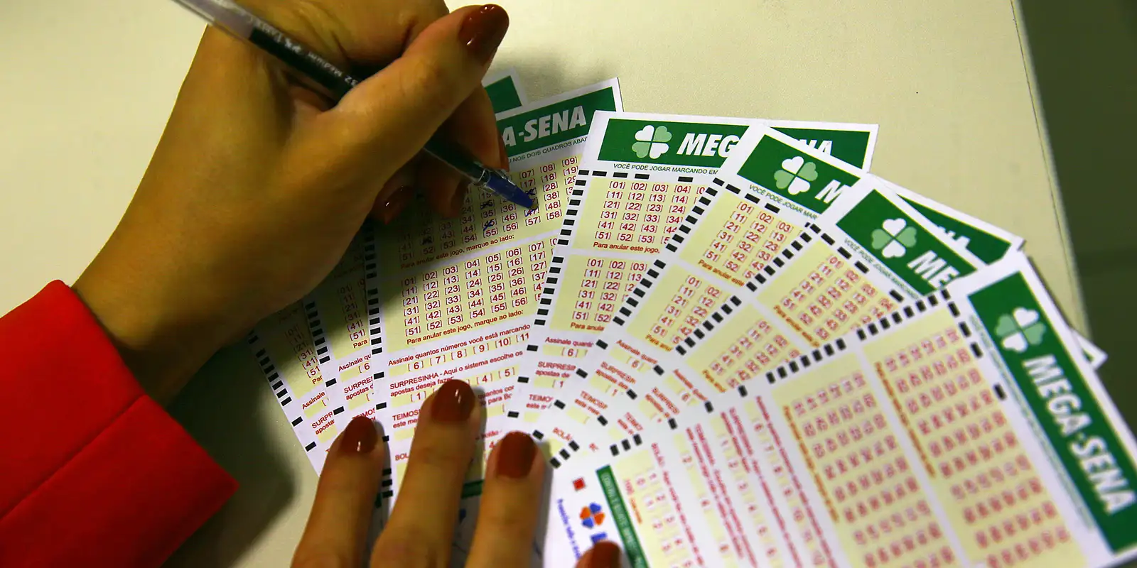 Ninguém acerta dezenas e prêmio da Mega-Sena acumula em R$ 82 milhões
