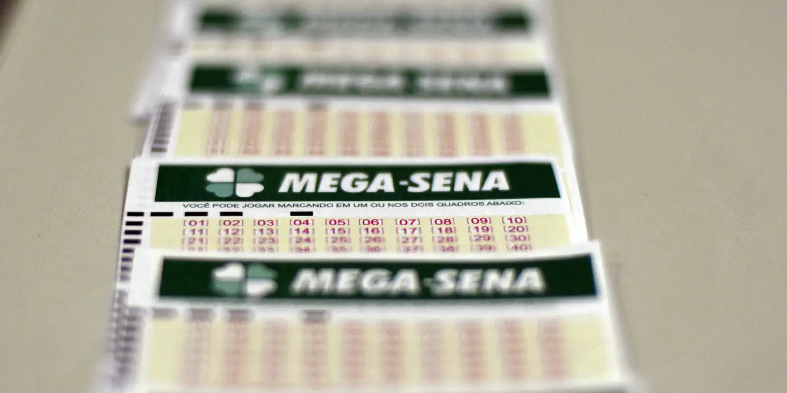 O prêmio da Mega-Sena chega a R$ 170 milhões no sorteio deste domingo