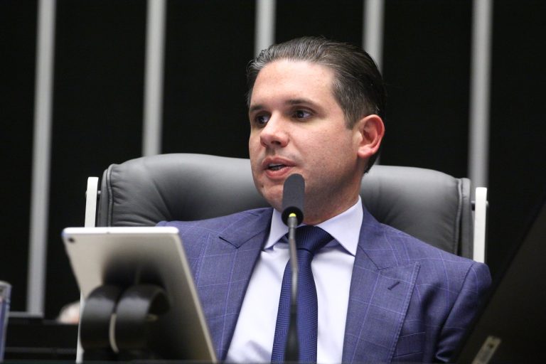 Hugo Motta promete votação do reajuste do Simples Nacional até o fim do ano