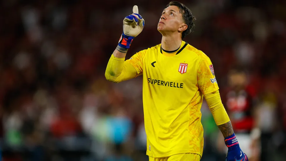 Muslera brilha na Libertadores após drama e o goleiro celebra reviravolta