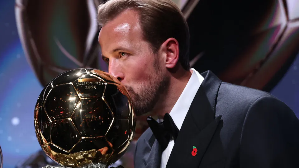 Harry Kane conquista a Bola de Ouro em cerimônia realizada em Londres