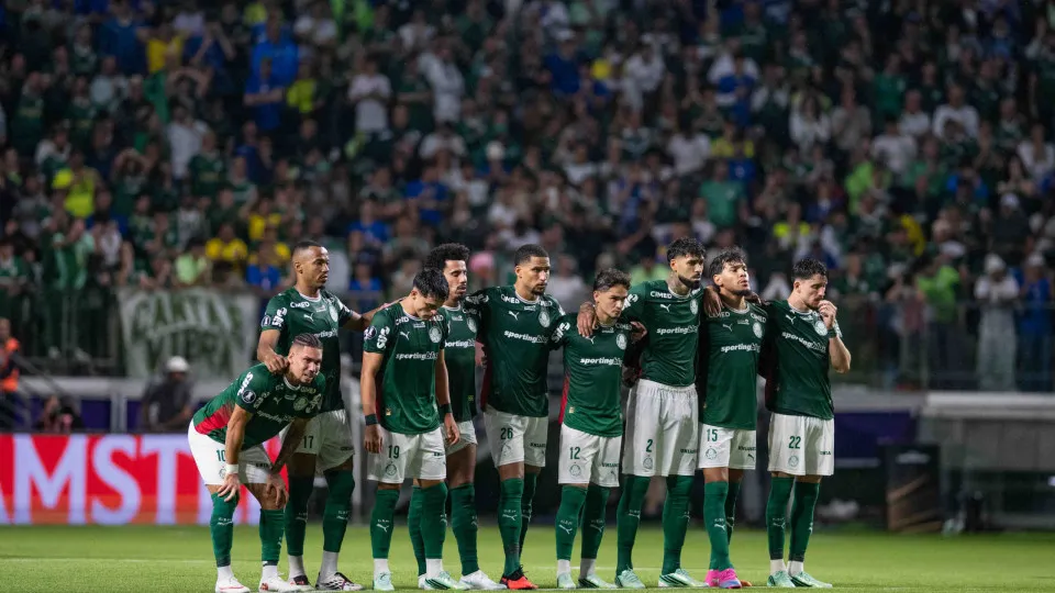 Palmeiras assume a liderança do Brasileirão após vitória sobre o Bragantino