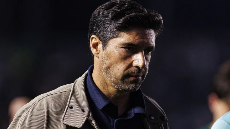 Palmeiras empata com Santos e perde chance de assumir a liderança do Brasileirão