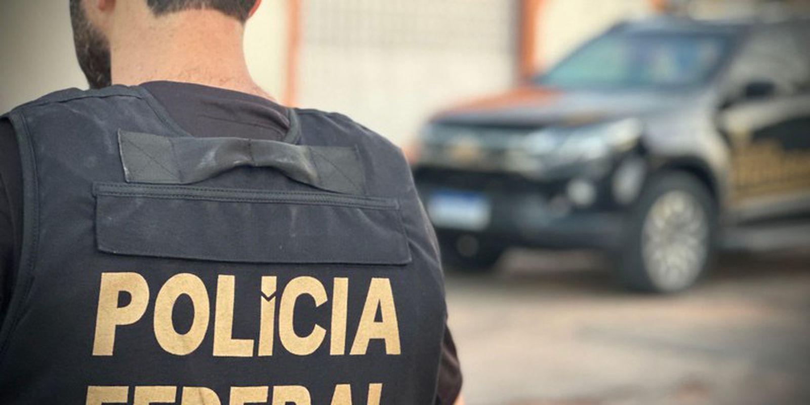 PF investiga crimes eleitorais com uso de broches com câmera no RJ