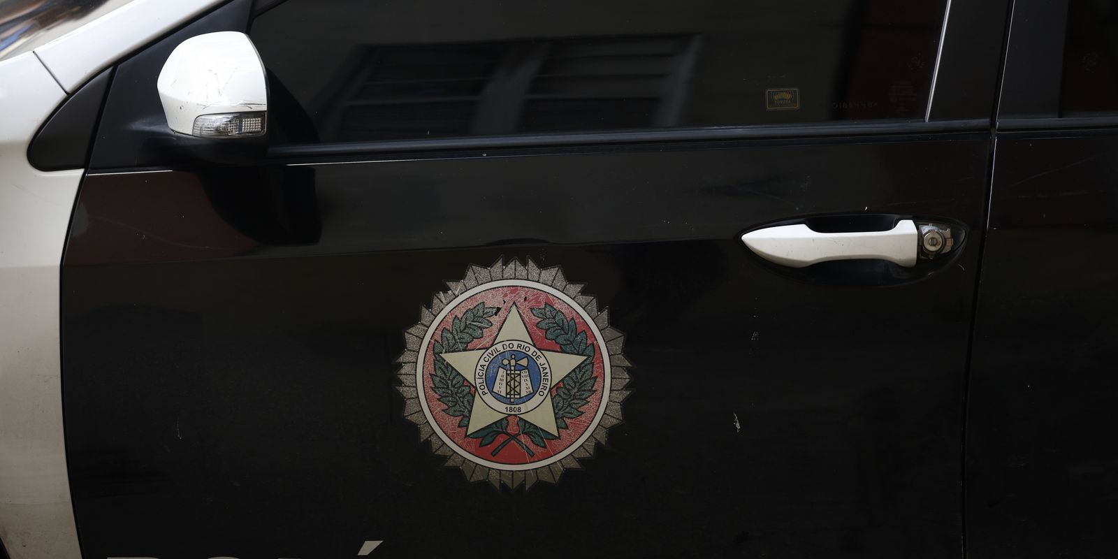 Polícia investiga agentes suspeitos de colaboração com o Comando Vermelho