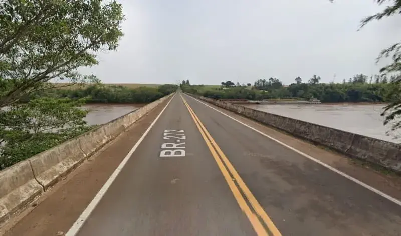 Ponte sobre o Rio Piquiri volta a receber veículos após quase um ano de interdição