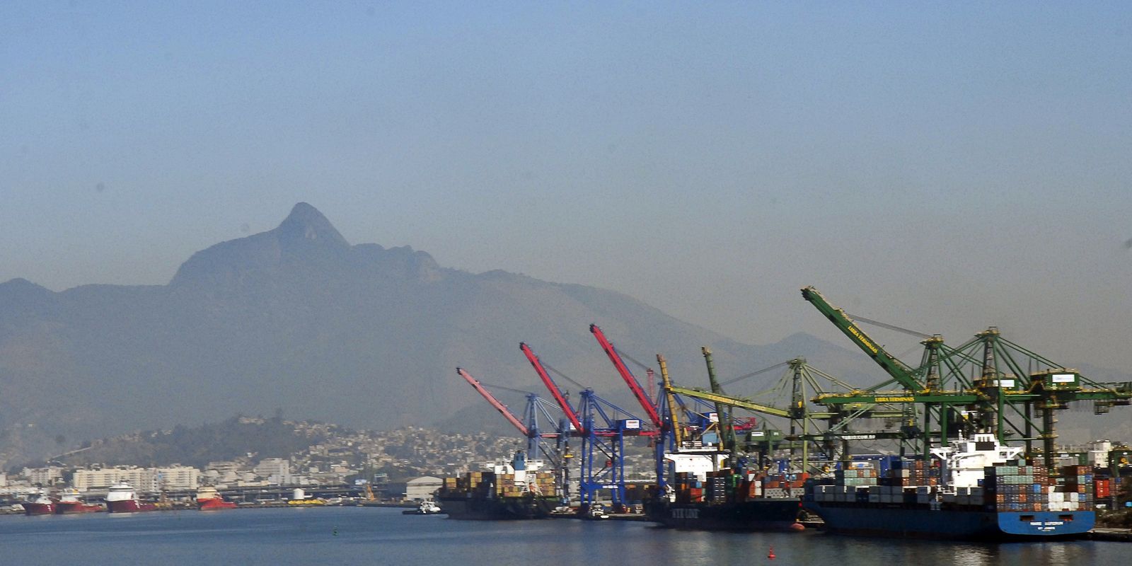 Governo reduz previsão de superávit comercial para US$ 84,4 bilhões em 2026
