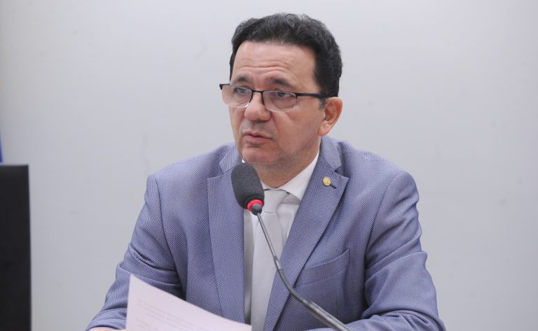 Projeto torna adulteração de alimentos crime hediondo com pena de até 15 anos
