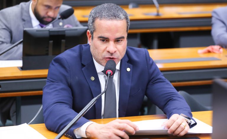 Projeto prevê até oito anos de prisão para fraude por desconto indevido
