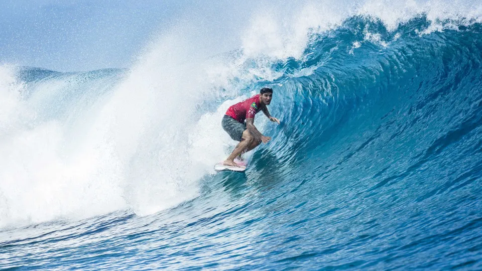 Gabriel Medina brilha no circuito mundial de surfe e assume 4º lugar no ranking