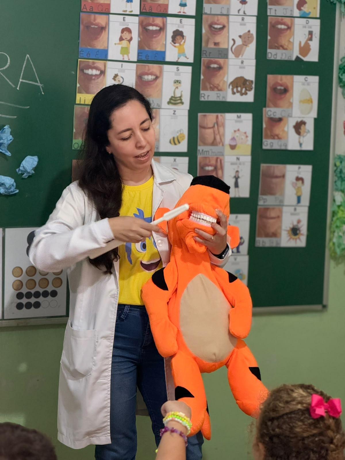 Terra Roxa leva ações de saúde bucal às escolas e CMEIs do município