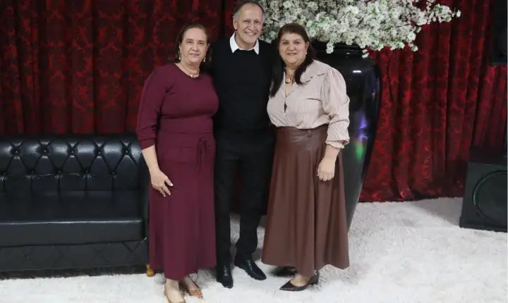 1º Jantar Dançante dos Idosos reúne participantes em noite de integração e alegria em Terra Roxa 