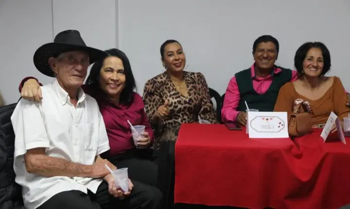 1º Jantar Dançante dos Idosos reúne participantes em noite de integração e alegria em Terra Roxa 