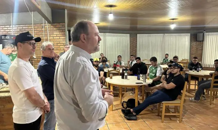 A dez dias das urnas, Luiz Ernesto e Ademar Dorfschmidt participam de reunião em Palotina