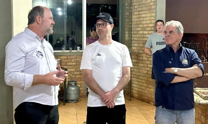 A dez dias das urnas, Luiz Ernesto e Ademar Dorfschmidt participam de reunião em Palotina