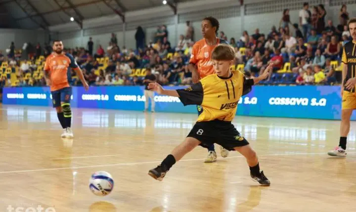 Abertura dos Jogos Abertos Municipais reúne mais de 300 atletas em Maripá e encanta público com show de Falcão