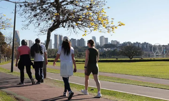 Abril registra chuva e temperaturas acima da média na maior parte do Paraná
