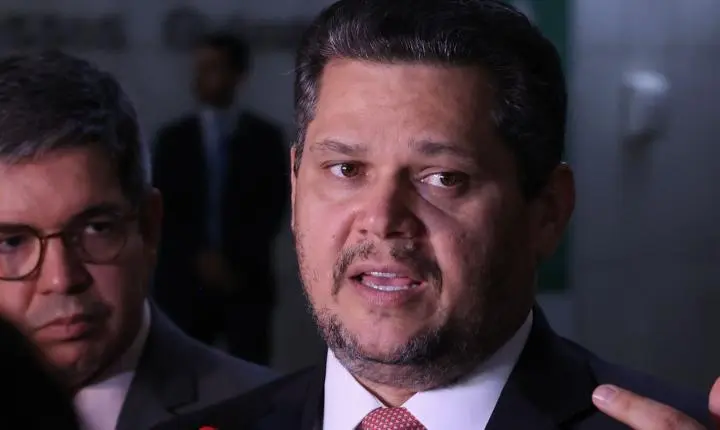 Senado recebe PEC do fim da escala 6x1 após envio de Alcolumbre para a CCJ
