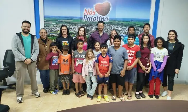 Alunos da Unidade Conviver visitam Prefeitura e conhecem ações da Administração Municipal