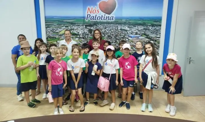 Alunos do Colégio Terra do Saber realizam expedição pelo centro de Palotina